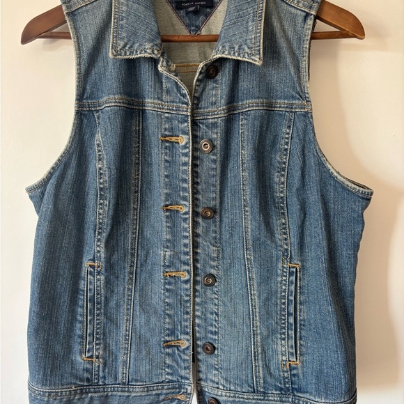 Tommy Hilfiger Distressed 90's Denim Vest Women's Size Medium 2 pocket Button - Picture 3 of 9
